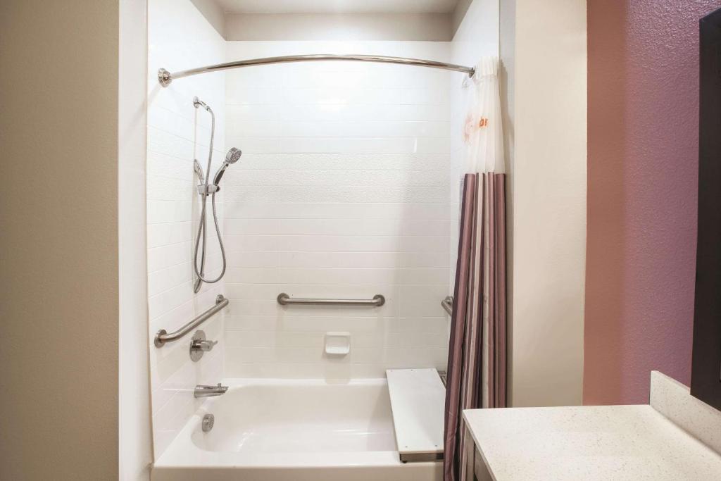 La Quinta by Wyndham San Marcos Outlet Mall photo