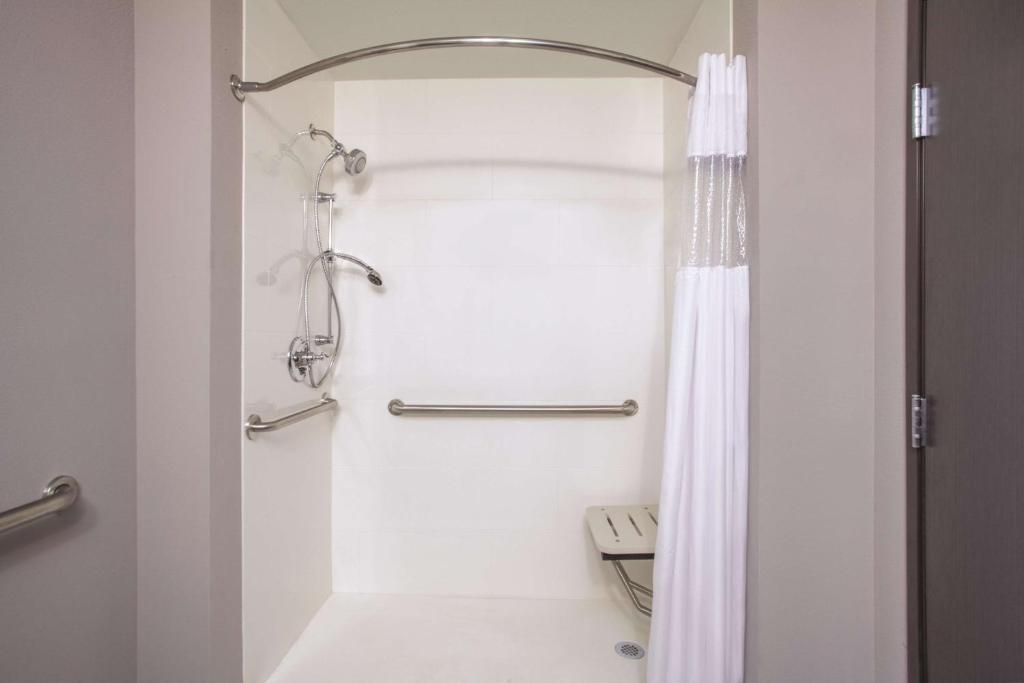La Quinta by Wyndham Cullman - Queen Room With Two Queen Beds - Disability Access