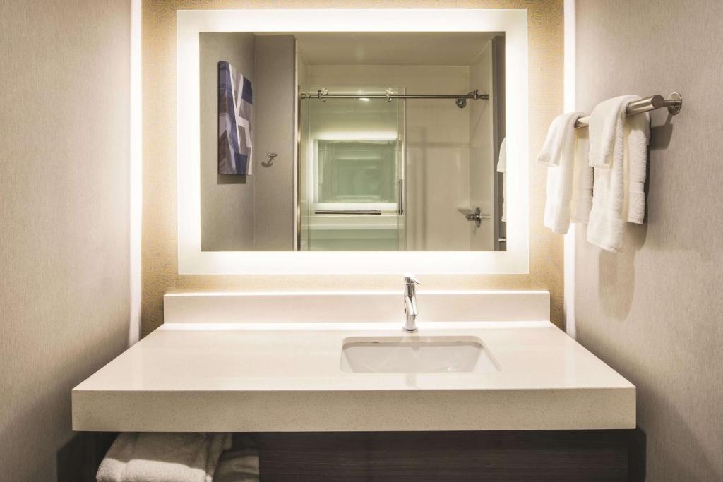 La Quinta Inn & Suites by Wyndham Atlanta South - McDonough - Deluxe King Studio Suite - No Fumadores