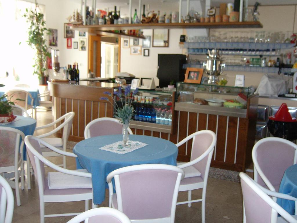 Lounge nebo bar v ubytování Hotel Villa Carla