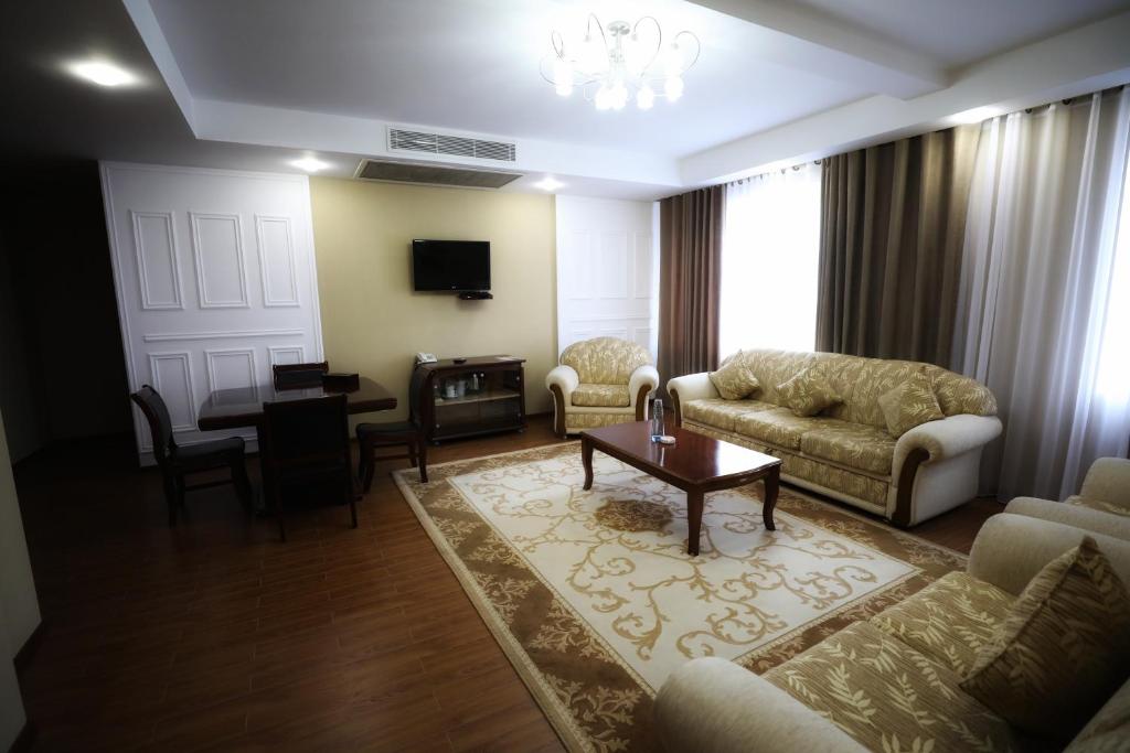 Posezení v ubytování Bokhtar Apart Hotel