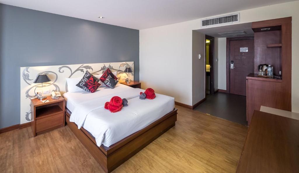 
Top Superior Double or Twin Room with Partial Sea View
