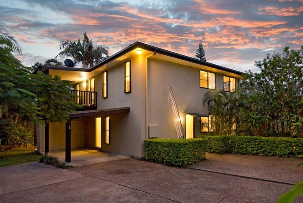 El edificio en el que está la casa vacacional