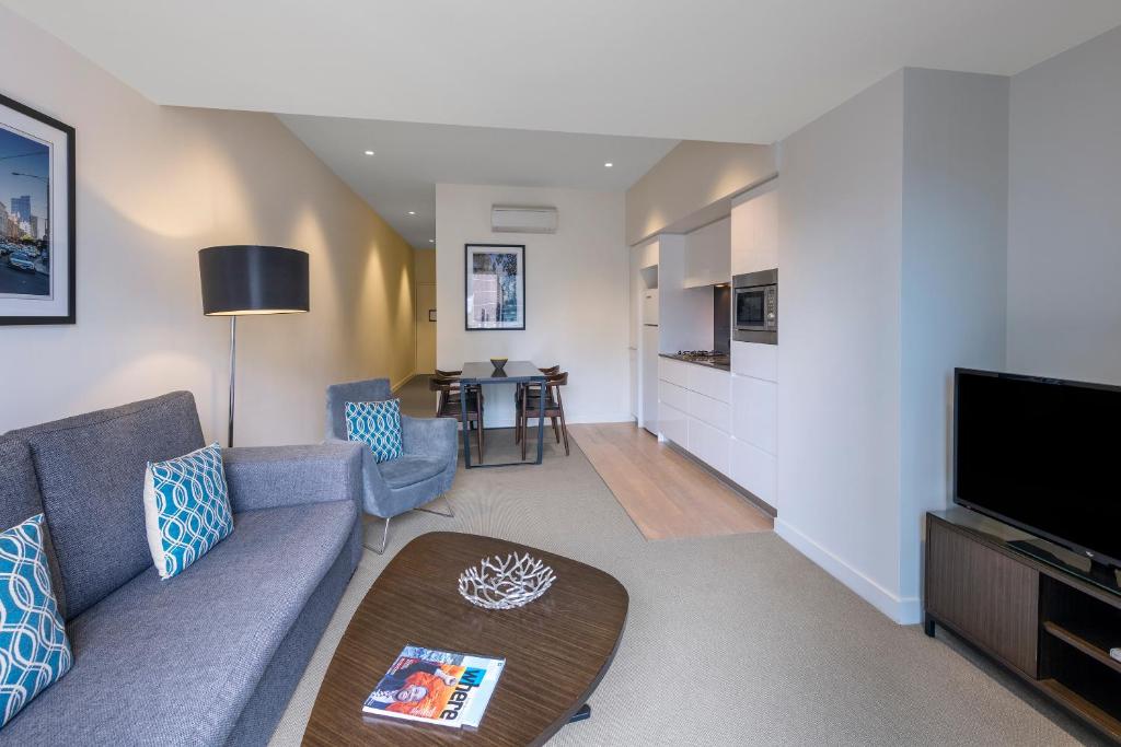 TV a/nebo společenská místnost v ubytování Wyndham Hotel Melbourne