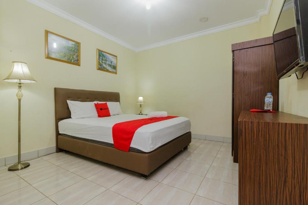RedDoorz @ Malalayang 2 Manado - Double Room