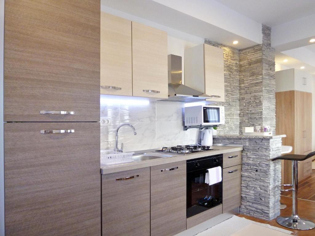 Kuchyňa alebo kuchynka v ubytovaní Apartment Petra i Nikola