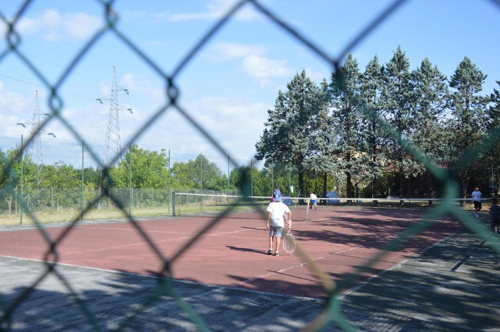 Tenis alebo squash v ubytovaní Podere San Lorenzo alebo jeho okolí