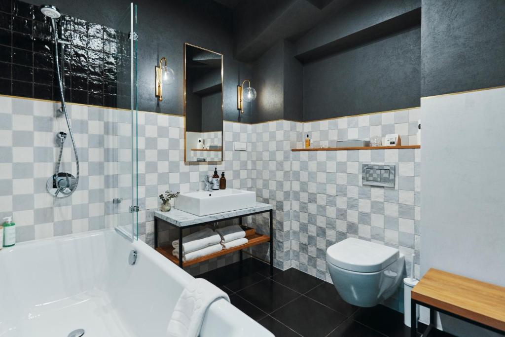 Kúpeľňa v ubytovaní ARTHOTEL STALOWA 52