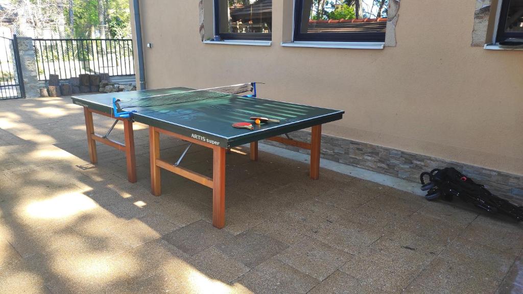 Stolní tenis v ubytování Grátisz Apartman Siófok nebo okolí