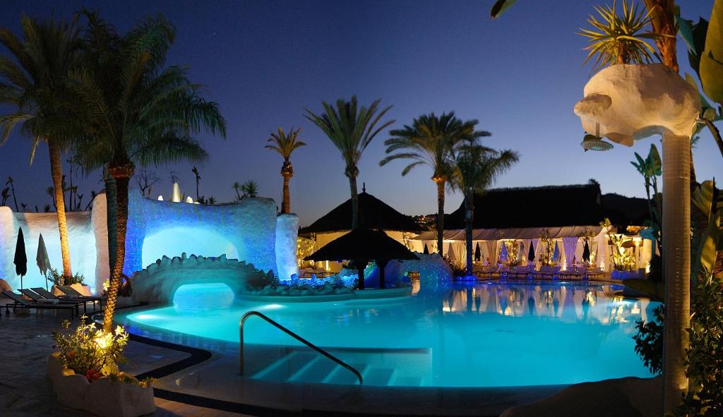 The swimming pool at or close to Hotel Suites Albayzin Del Mar