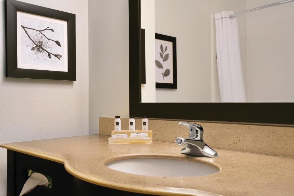Country Inn & Suites by Radisson, Bowling Green, KY - Chambre Queen Avec Deux Lits Queen