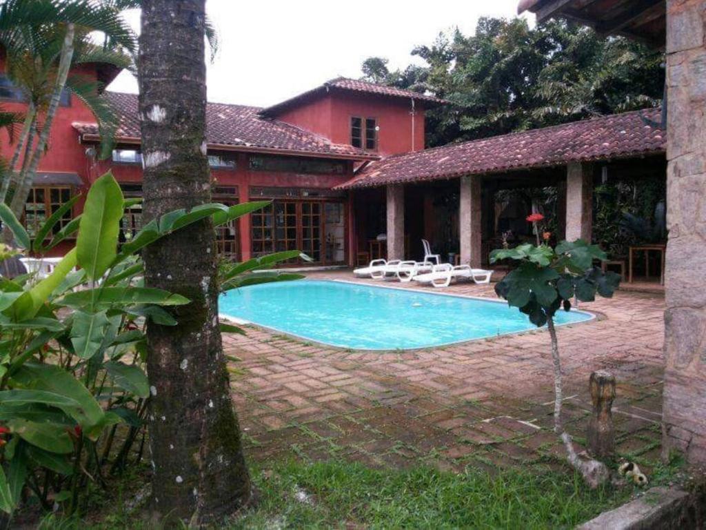 Casa confortável com piscina em PARATY - RJ