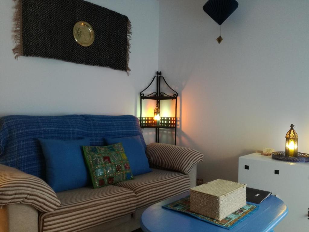 A seating area at El Duende del Tejar