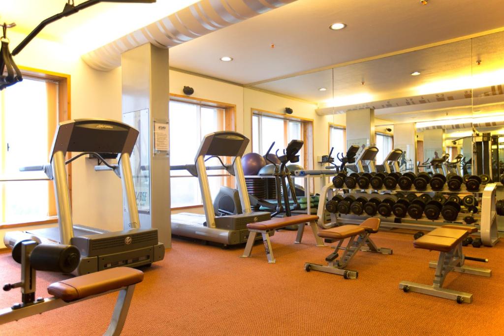 Fitness centrum a/nebo fitness zařízení v ubytování E Square The Fern, Pune