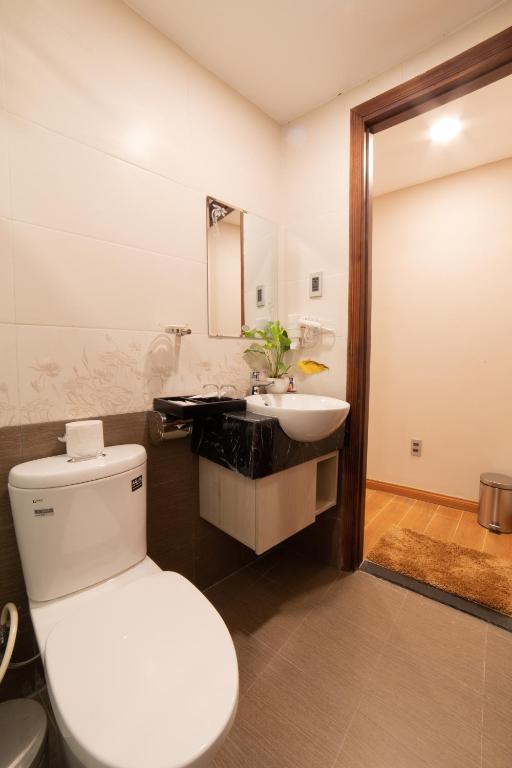 Silent Night Dem Lanh Hotel - 11