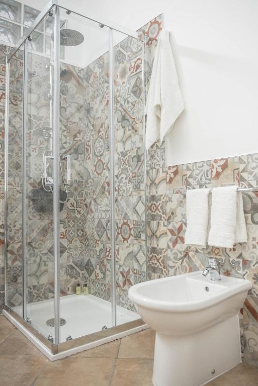 A bathroom at L'ANTICO FONDACO