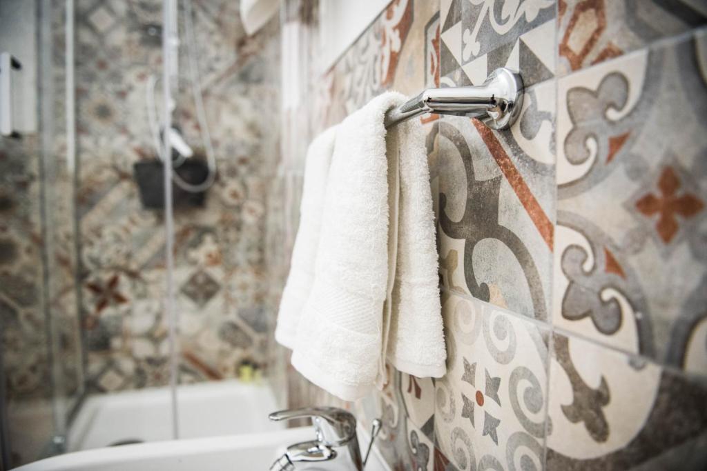 A bathroom at L'ANTICO FONDACO