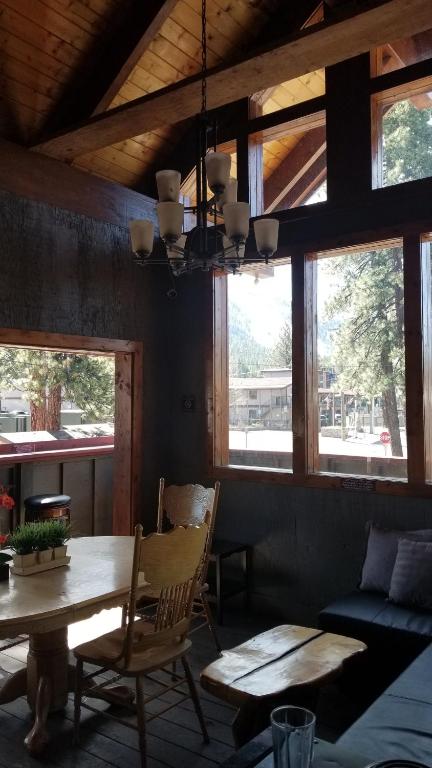 Posezení v ubytování Gondola Lodge TahoeBeach Club