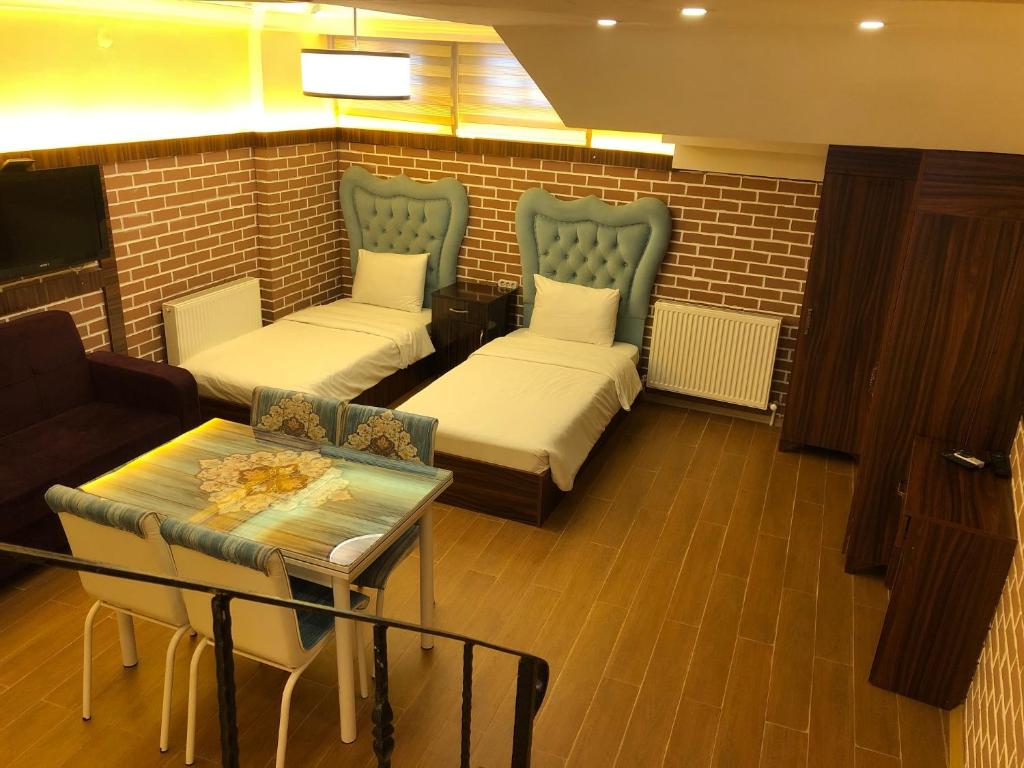 Rose Mansion by Otantik Suites - Apartment - Basement Floor