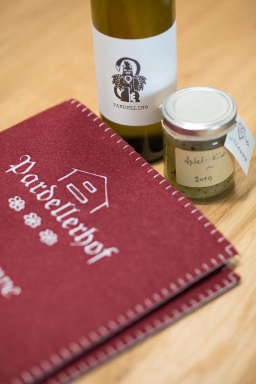 Nápoje v ubytování Weingut Pardellerhof