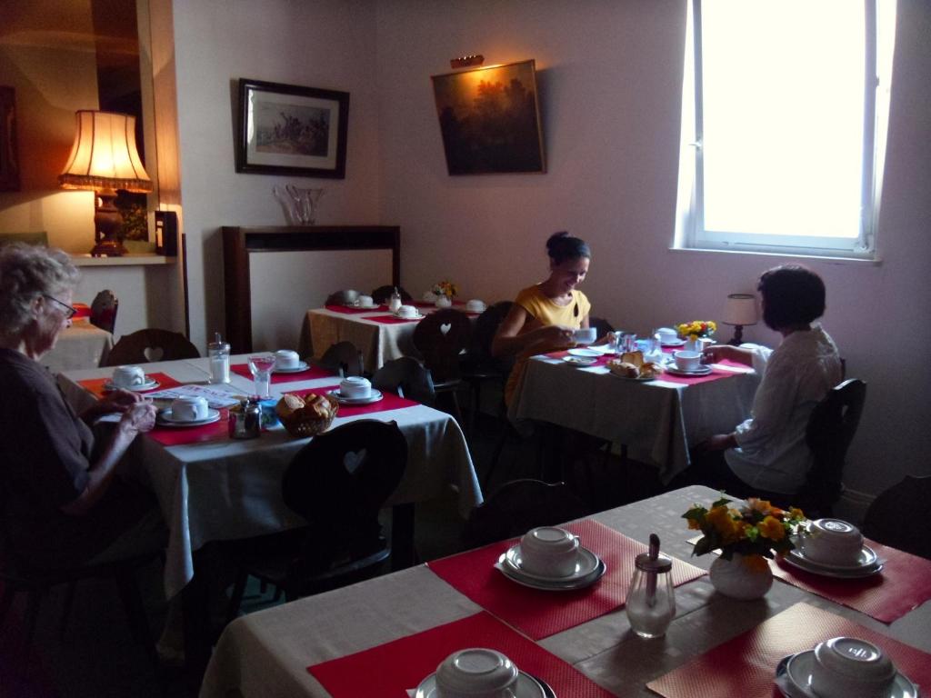 Hosté ubytování Hôtel De Bale