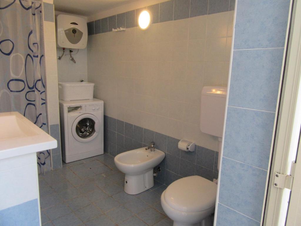 A bathroom at Villa Oltremare By Cala Salento