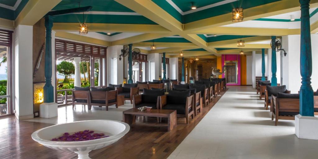 Restaurace v ubytování Tangerine Beach Hotel