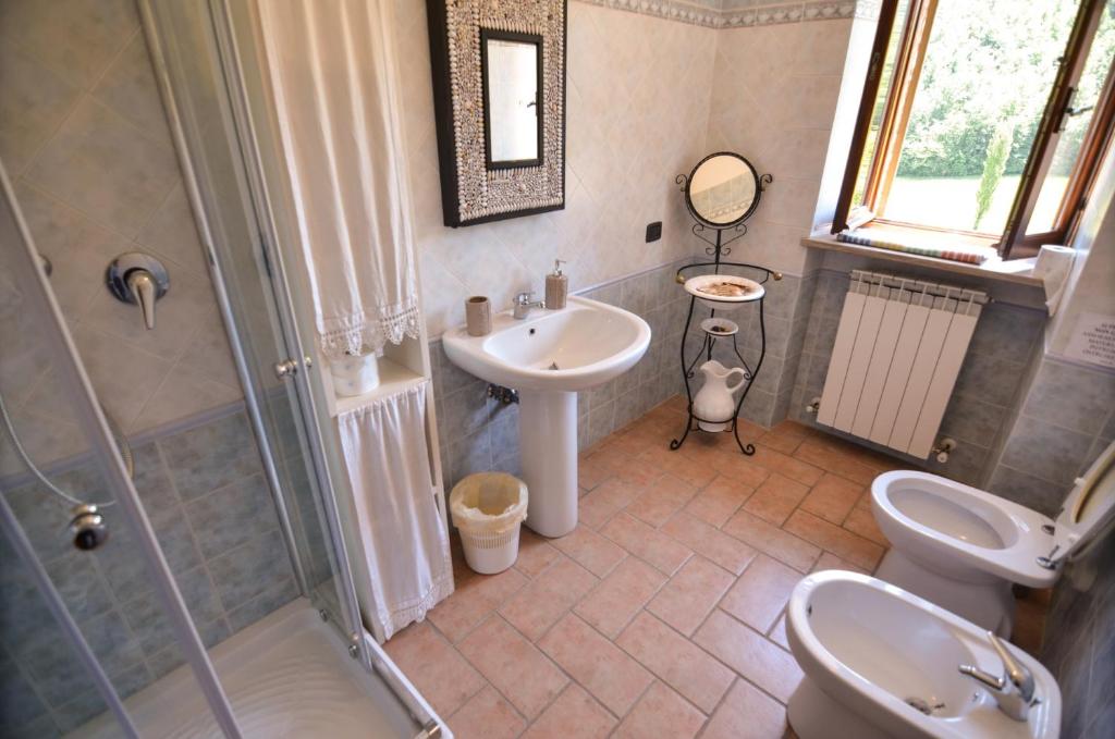 Koupelna v ubytování Agriturismo Cailuca