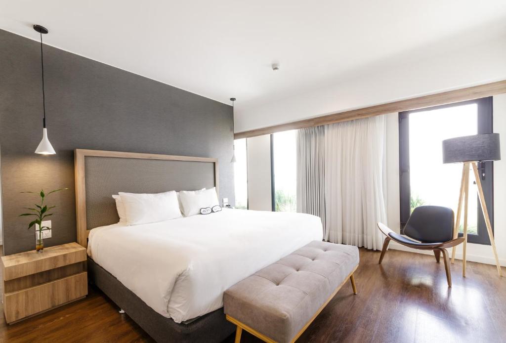 Llit o llits en una habitació de INNSiDE by Meliá Lima Miraflores