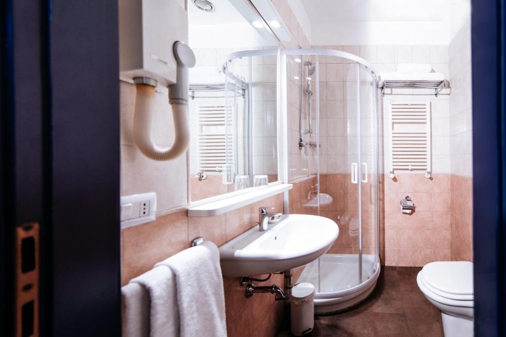 Koupelna v ubytování Hotel Oro Blu