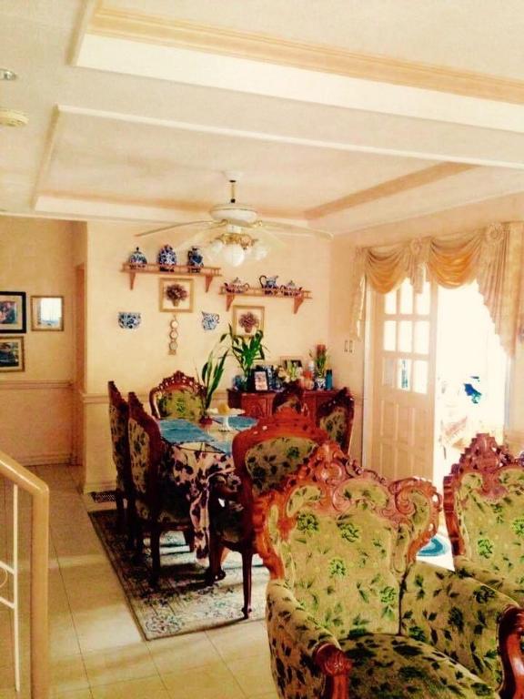 Posezení v ubytování Tagaytay Budget Transient/ Staycation Home