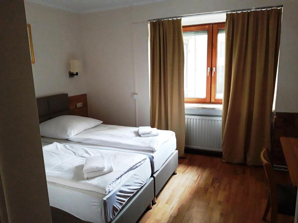 LV Rooms & Apartments am Luetzowplatz 556333 Berlin – Angebot günstig  buchen mit Reudnitzer Reisen!