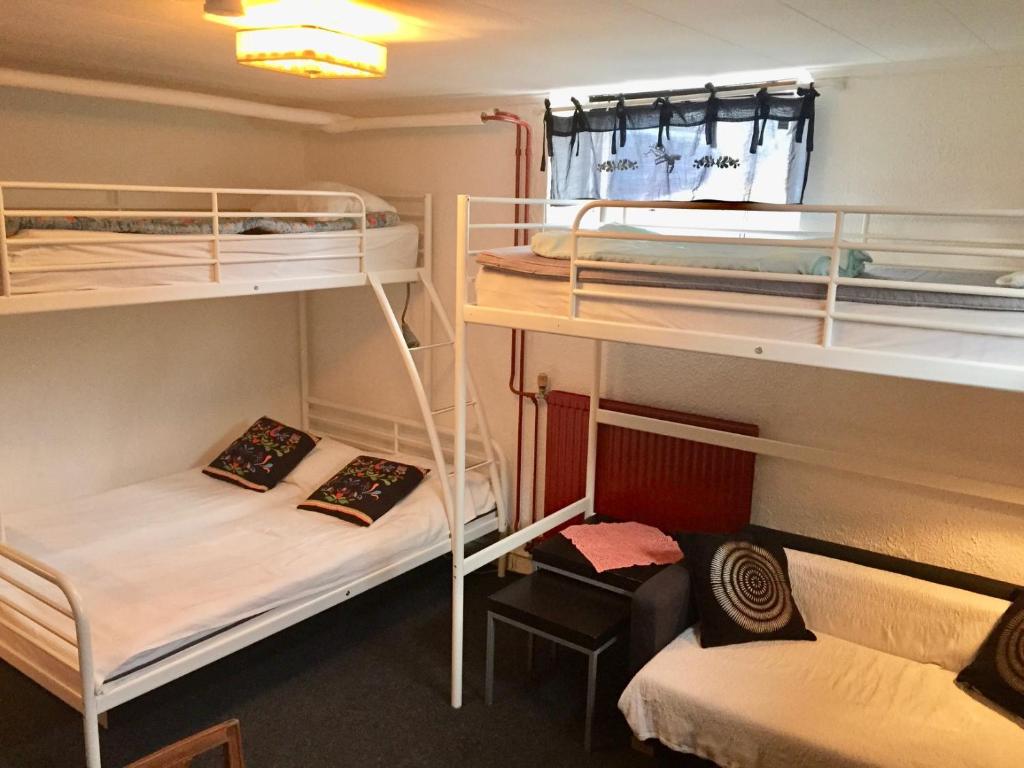Prinsgården B&B rum stugor - Vierpersoonskamer