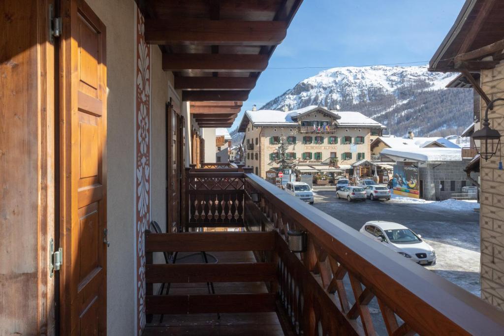 Nespecifikovaný výhled na hory nebo výhled na hory při pohledu z hotelu