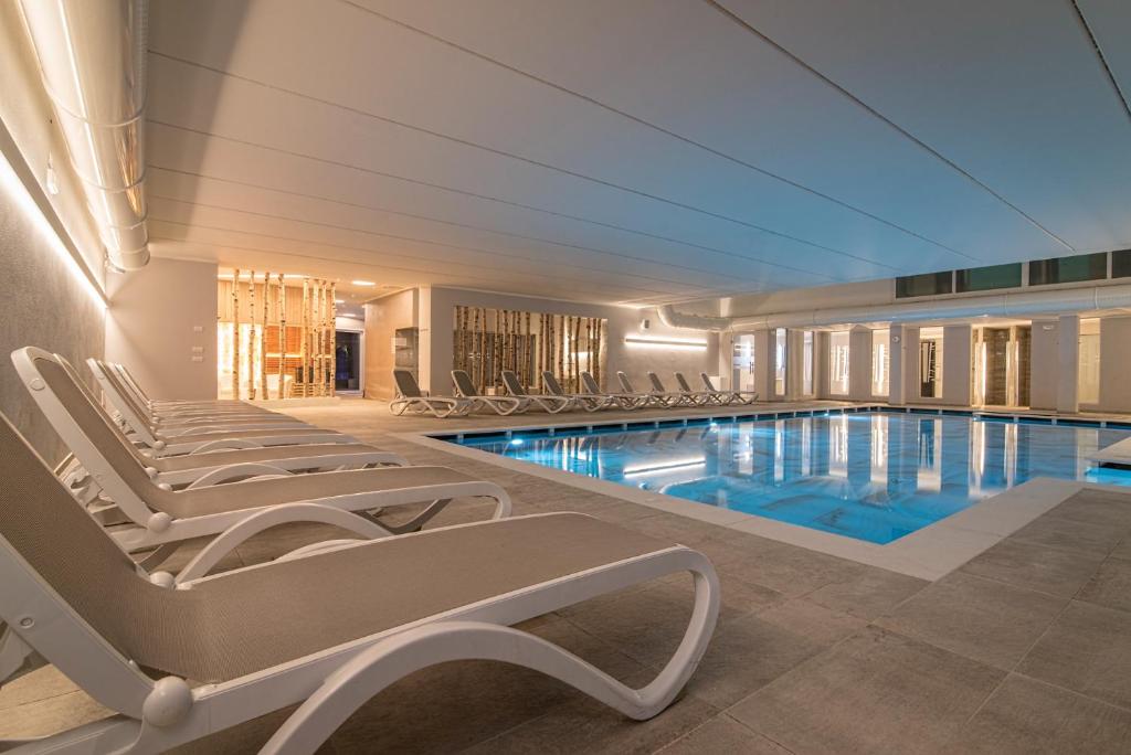Bazén v ubytování Hotel Terme Vena D'Oro nebo v jeho okolí