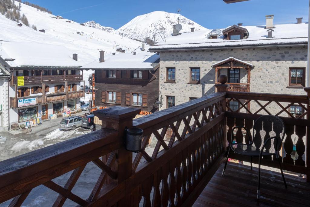 Nespecifikovaný výhled na hory nebo výhled na hory při pohledu z hotelu