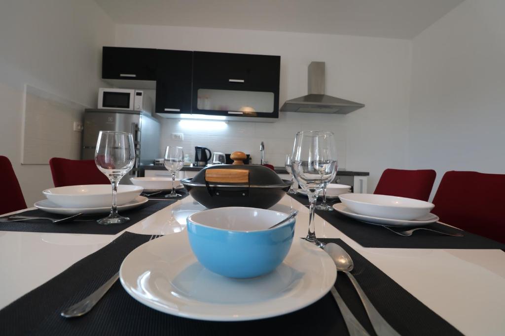 Kuchnia lub aneks kuchenny w obiekcie Apartman La maison
