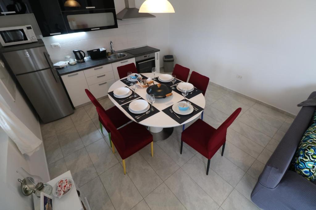Kuchnia lub aneks kuchenny w obiekcie Apartman La maison