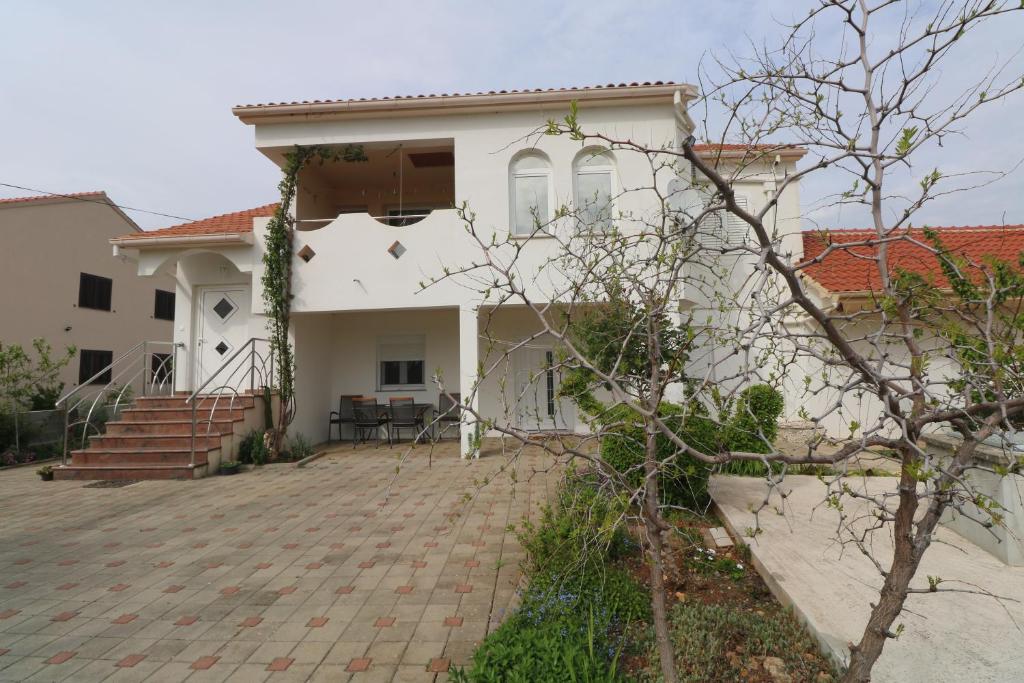 Budynek, w którym mieści się apartament