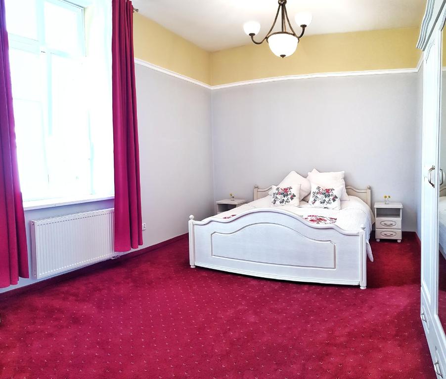 Pałac w Krzelowie - Large Double Room