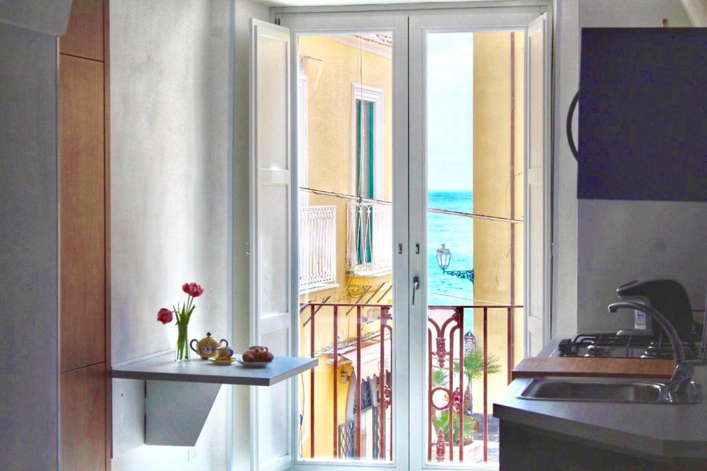 A kitchen or kitchenette at Amalfi Sea view First floor “Casa Mia “