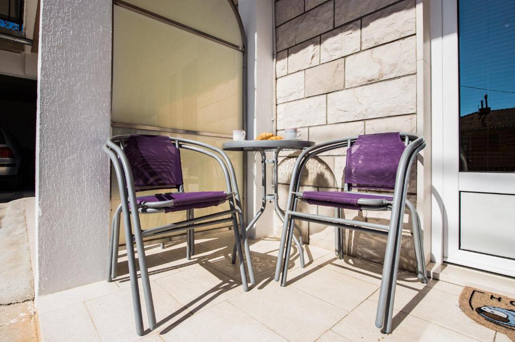 Balkón alebo terasa v ubytovaní APARTMANI Mila