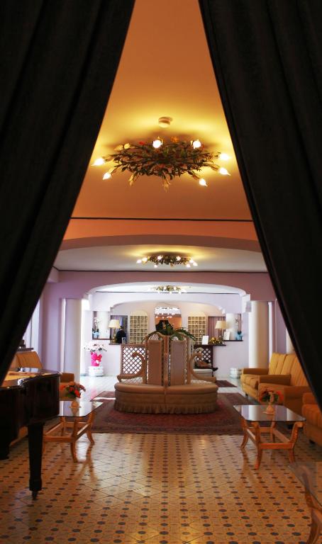 Restaurace v ubytování Hotel Gran Paradiso