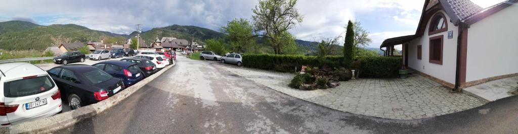 Nespecifikovaný výhled na hory nebo výhled na hory při pohledu z apartmánu