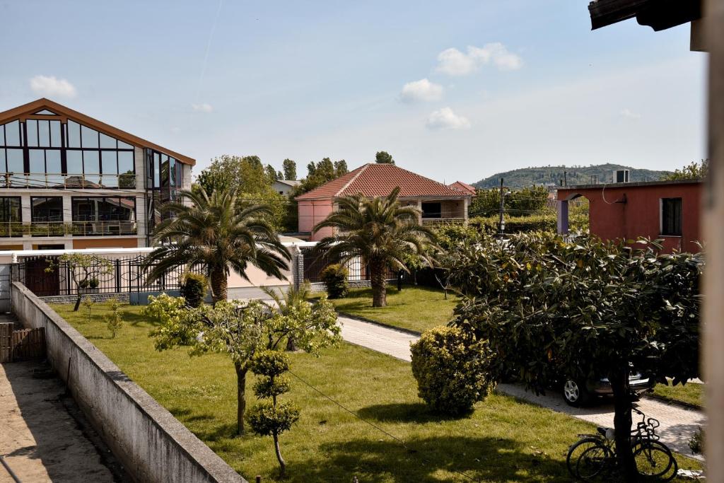 Villa Garden Shkodra - Image 6