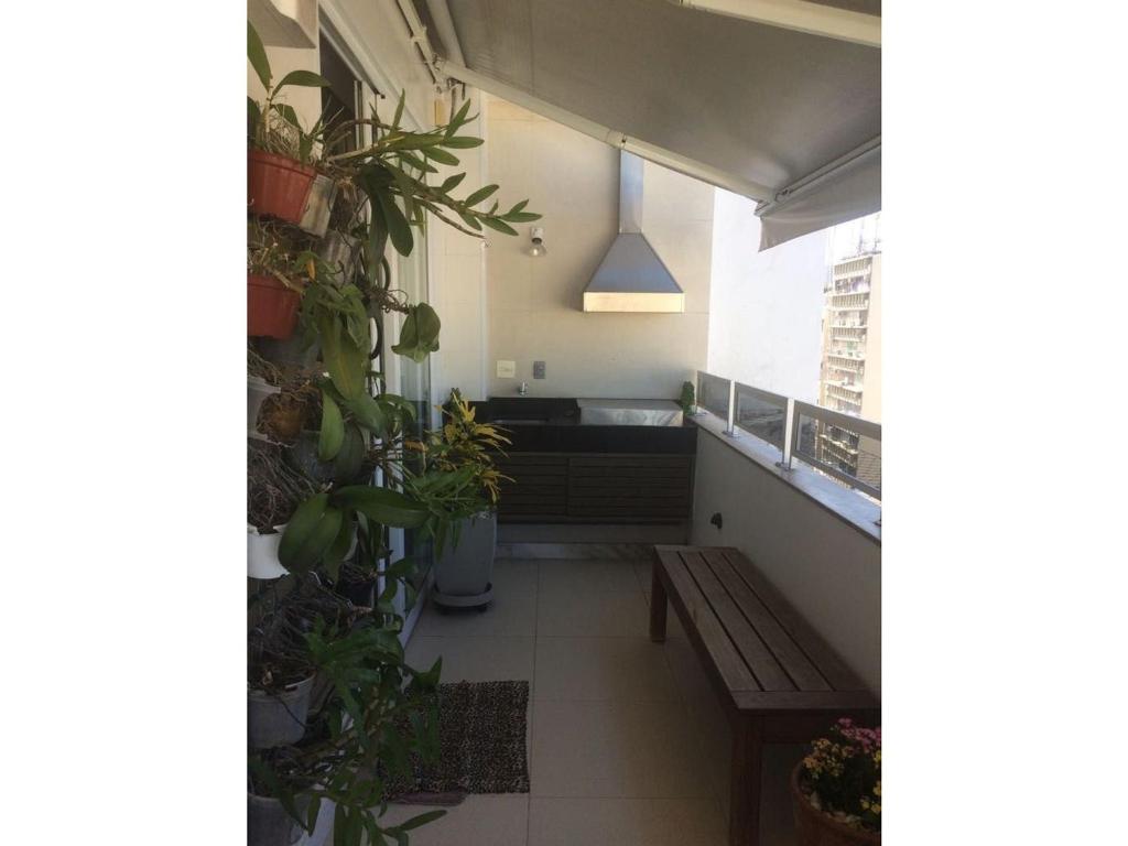  Top floor with balcony in Copacabana