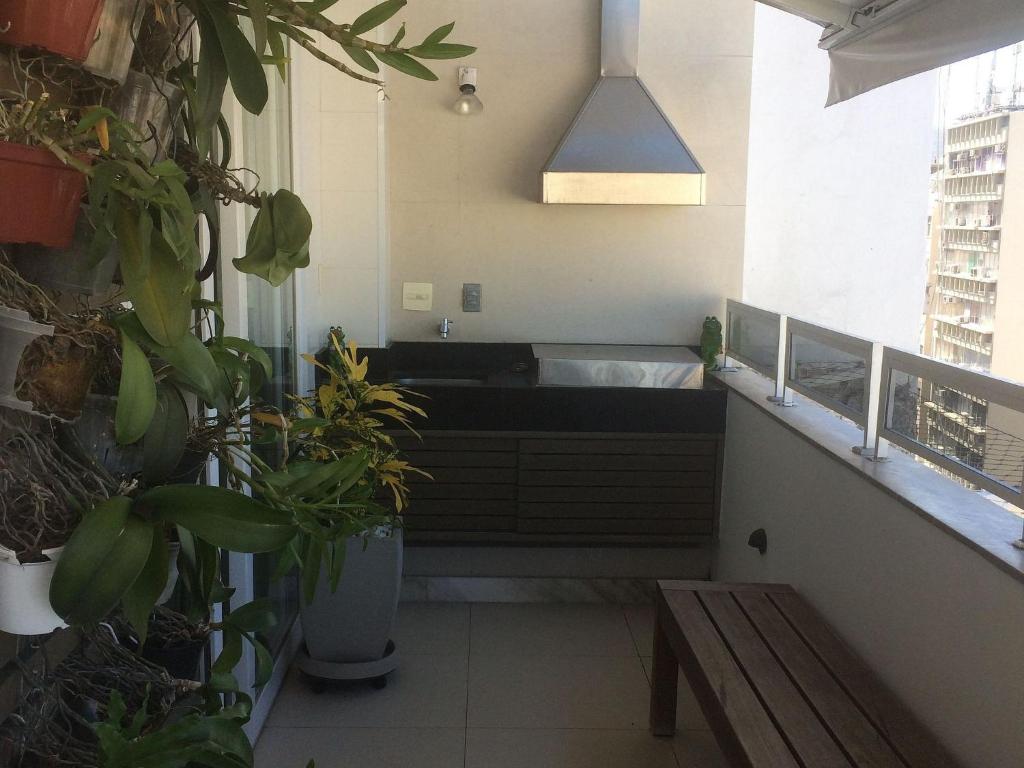  Top floor with balcony in Copacabana