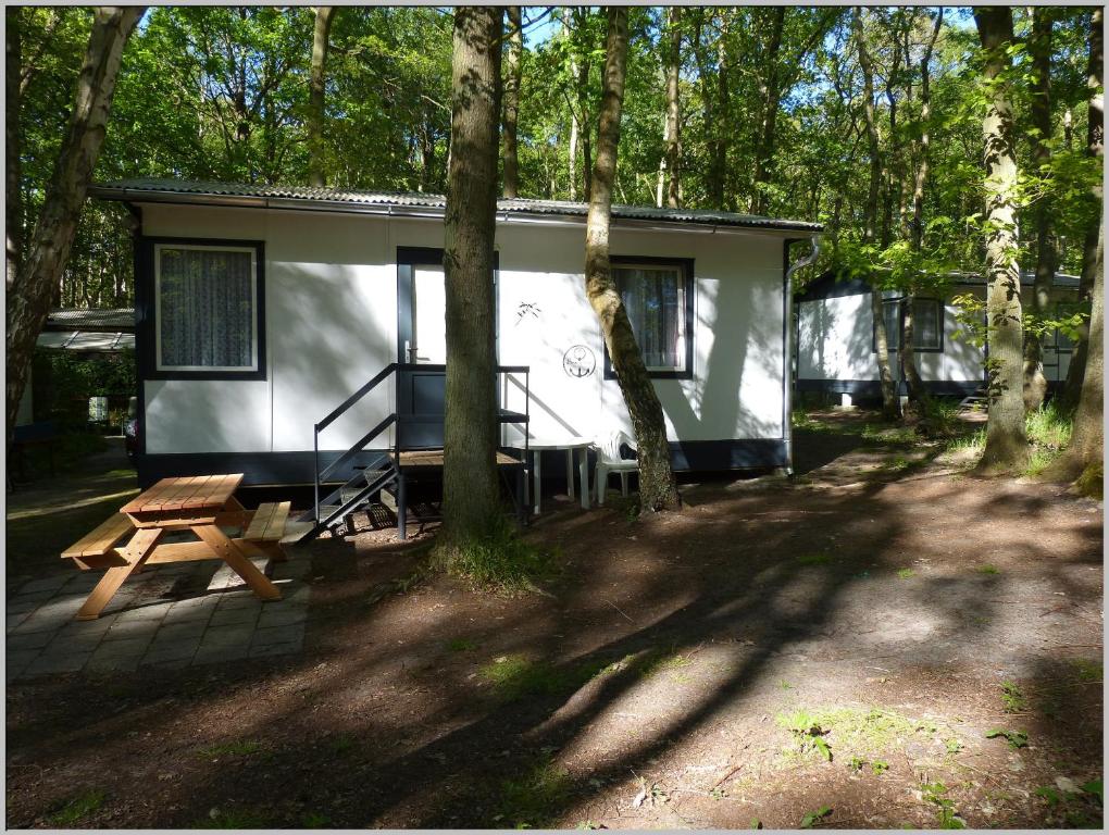 DDR Bungalow direkt am Strand auf Rügen - Bungalow 9 Sur La Plage