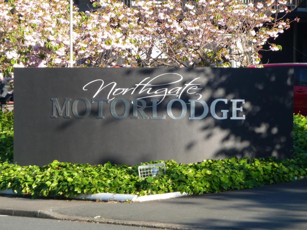 a sign for a montrealmont monocucleucleucleucleotideucleotide at 16 Northgate Motor Lodge in New Plymouth