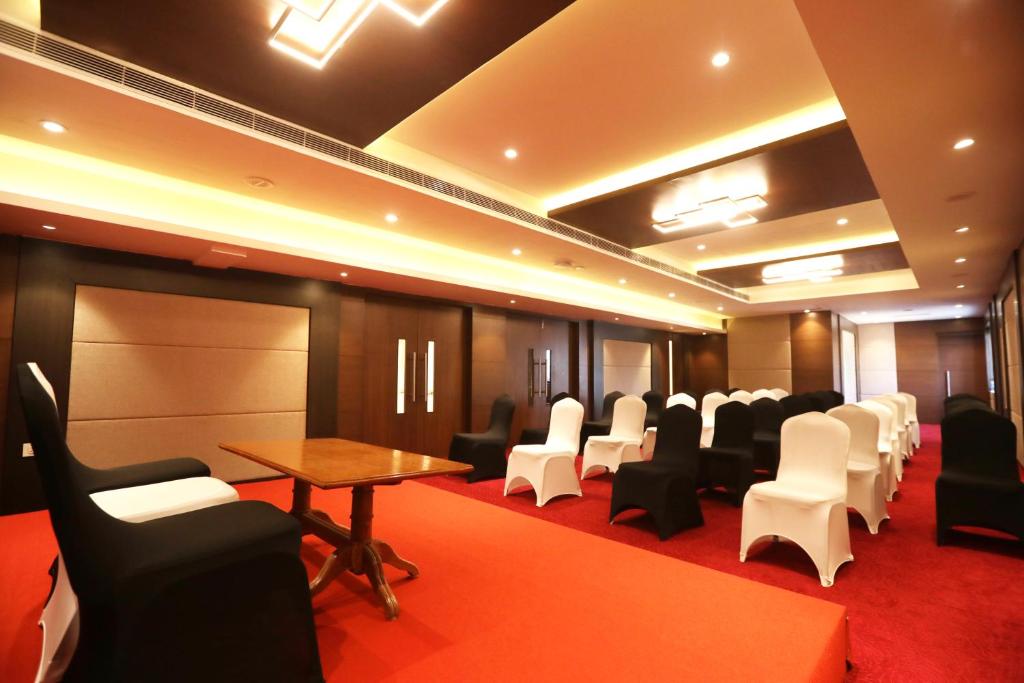 Posezení v ubytování S Hotels Chennai